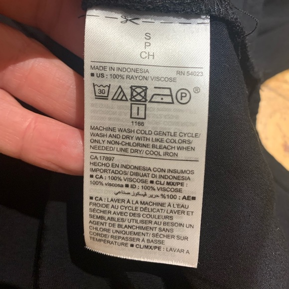 BLACK BLOUSE - Picture 9 of 9